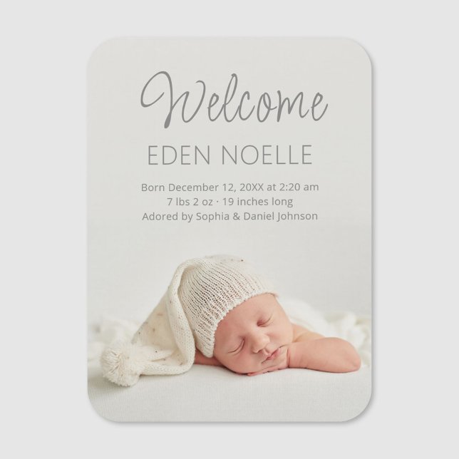 Elegant Grått-skriptannonseringsfoto Baby Magnet (Custom baby photo magnet. Elegant, modern gray script baby birth announcement photo magnet.)