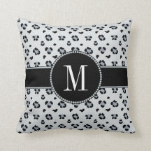 Elegant Grått Snö Leopard Silver Monogram