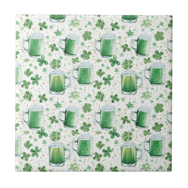 Elegant Green Beer Mugs and Shamrocks White Kakelplatta (Framsidan)