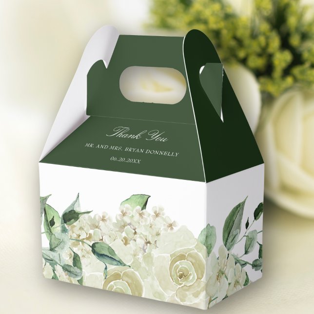 Elegant Greenery White Flowers Bröllop Presentaskar (Wedding favor box with white flowers and greenery. Perfect for treats such as donuts, cookies, cakes)