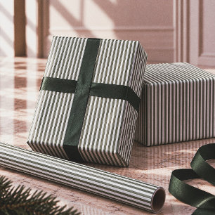 Elegant grön och krämfärgad randig jul presentpapper