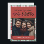 Elegant grön och röd Plaid-foto Julkort<br><div class="desc">Med en elegant design och typsnitt är dessa röda och gröna Plaid-fotokort alltid på modet!</div>