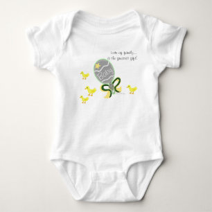 Elegant Grönt Gult Baby Rattle Hospital Namn T Shirt