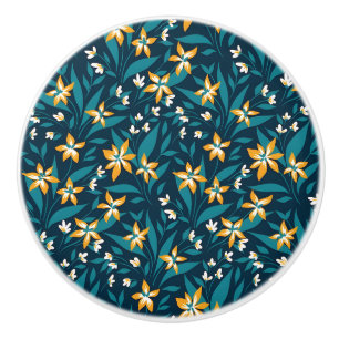 Elegant gul blommönster i mörkgröna blad knopp