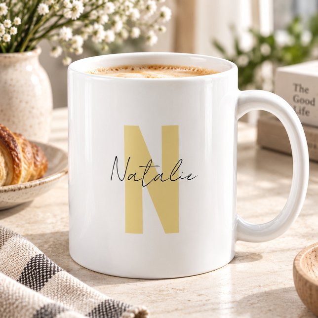 Elegant gul initialbokstav enkel monogramnamn kaffemugg (Skapare uppladdad)