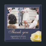 Elegant Gul ros Blommigt Foto Tack Bröllop Magnet<br><div class="desc">En bröllop-magnet med bröllop-foto, brid och groom namn och bröllop. Anpassa med ditt foto från bröllop och annan information. Texten finns i ett skript och bakgrunden är mörkens marinblå. En blommigt föredrar magnet med ett vackert gul ros. En elegant och snyggt tack till er magnet - underbar som gåva till...</div>