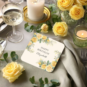 Elegant gul rosblommig födelsedagsfest underlägg papper kvadrat