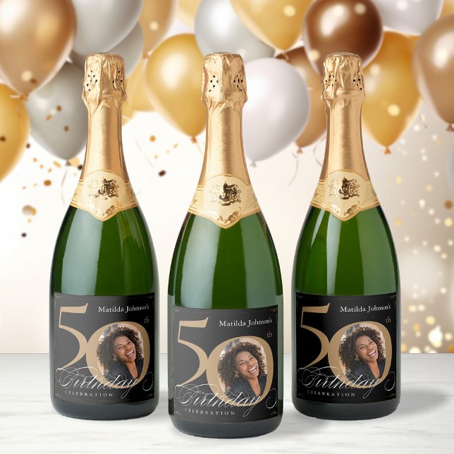 Elegant Guld Black 50:e födelsedag Anpassningsbar  (Elegant Gold Black 50th Birthday Custom Photo Sparkling Wine Label)