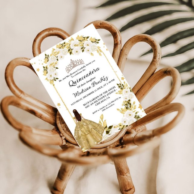 Elegant Guld Blommigt Butterfly Quinceanera Inbjudningar (Skapare uppladdad)