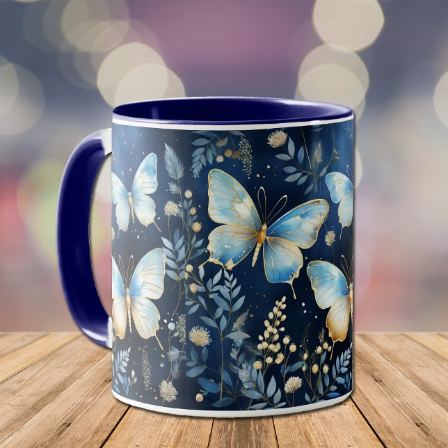 Elegant Guld Blue Butterfly Mönster på flottan Mugg (Skapare uppladdad)