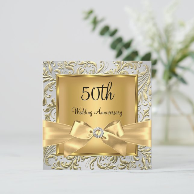 Elegant Guld Bow Blommigt Swirl 50-årsjubileum sq Inbjudningar (Stående Fram)