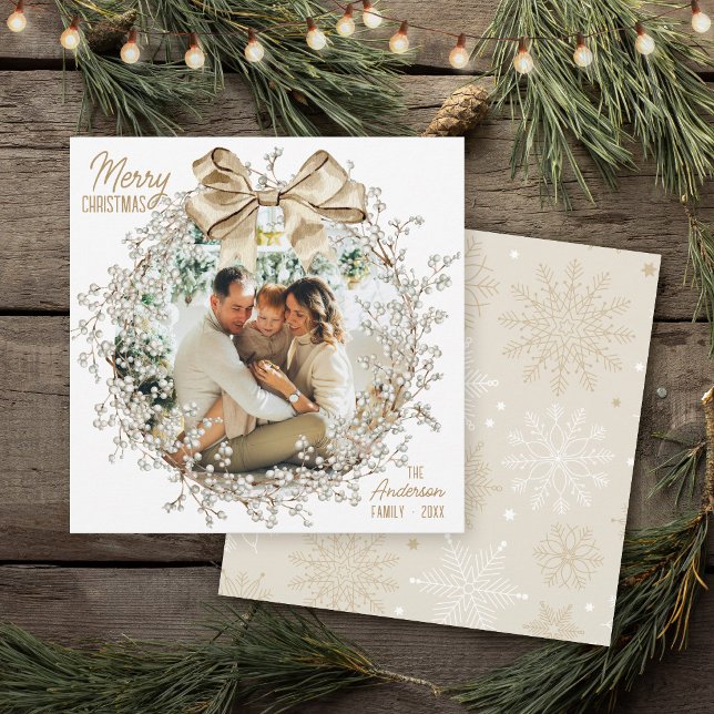 Elegant Guld Bow Vattenfärgning Utandning Foto jul Julkort (Unique Merry Christmas watercolor gold bow beige botanical wreath best photo holiday card snowflake)
