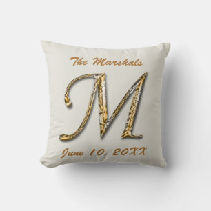 Elegant Guld Brev M Monogram Bröllop Keepsak Kudde