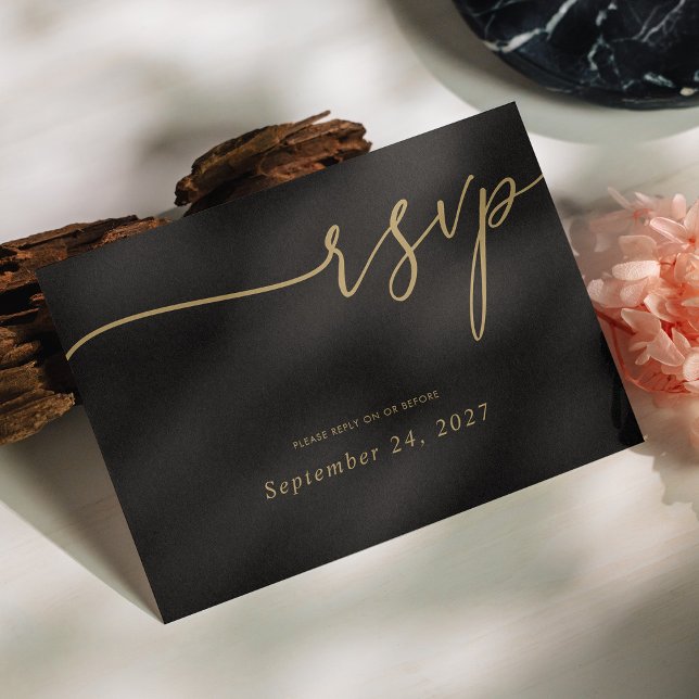 Elegant Guld-calligrafi på Svarta Bröllop OSA Kort (Elegant Gold Calligraphy on Black Wedding RSVP Card Customizable)