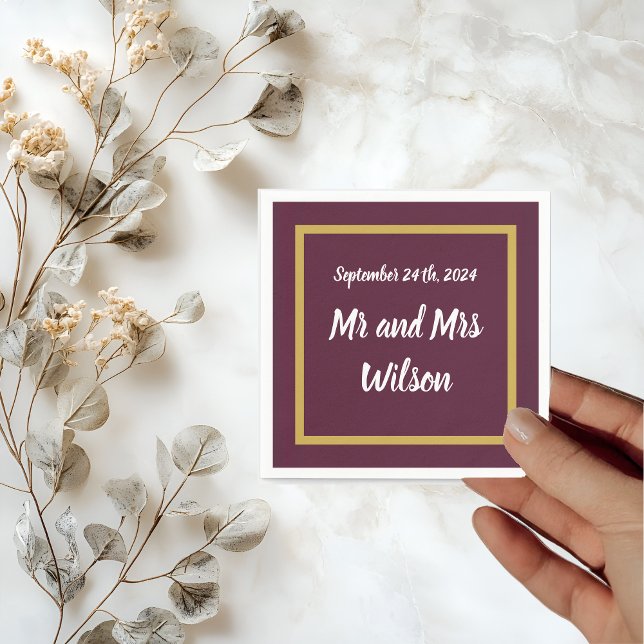 Elegant Guld Calligraphy on Lila Cocktail napkin Pappersservett (Skapare uppladdad)