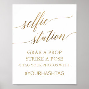 Elegant Guld Calligraphy Selfie Station Sign Poster