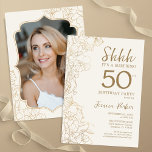 Elegant Guld fotoöverraskning 50:e födelsedagen Inbjudningar<br><div class="desc">Elegant guld grädden överraskar 50 födelsedagsfest inbjudan med ditt foto på baksidan av kortet. Trendigets moderna femininin-design har botaniska accenter och typiska typsnitt. Enkel perfekt för inbjudan-kort i blommigt för en snyggt kvinnlig överraskning i firande. Kan anpassas till vilken ålder som helst. Skrivna Zazzle-inbjudningar eller digital utskrivbar mall för omedelbar...</div>