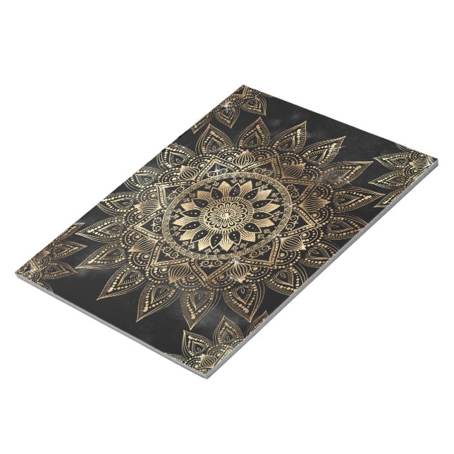 Elegant Guld Mandala Black Design Anteckningsblock (Vinklad)