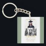 Elegant Guld Ornament Studentfest 2 Foto<br><div class="desc">Pastel Grönt Elegant Guld Ornament Studentfest 2 Photo Keychain. En elegant personlig studenten keepsaké med ett trendig-skript och två guld-dekorationer. Lägg till ditt namn och 2 foton - du kan använda då och nu lägga till foton av student.</div>