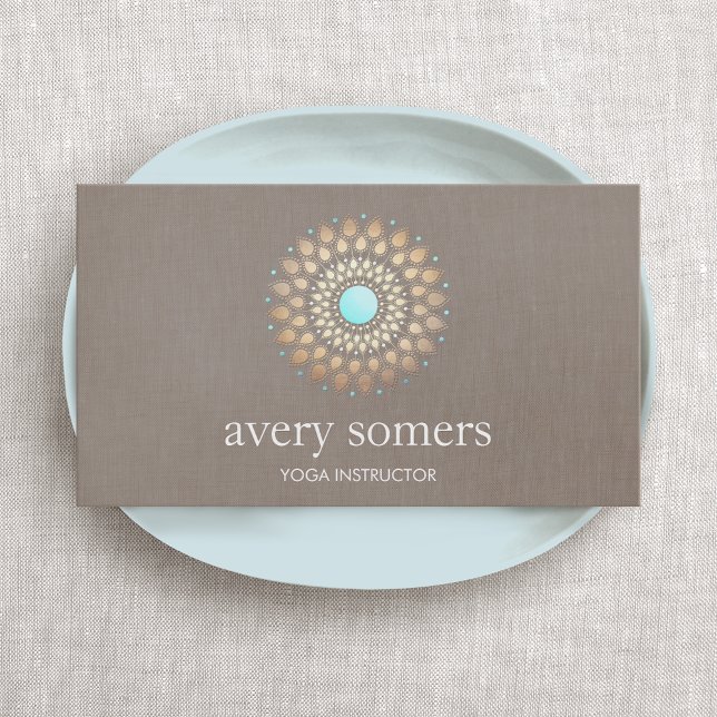 Elegant Guld Ornate Lotus Mandala Taupe Linen look Visitkort (Skapare uppladdad)