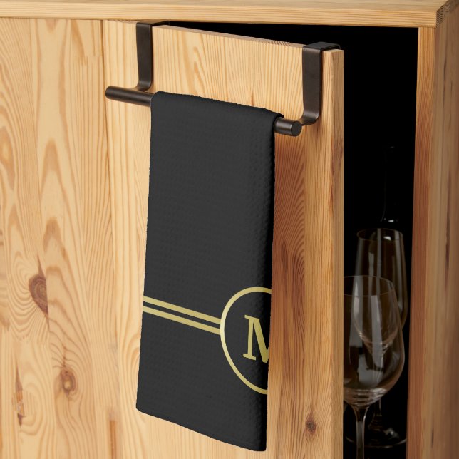 Elegant guld Personlig Monogram på svart Kökshandduk (Thirds Fold)