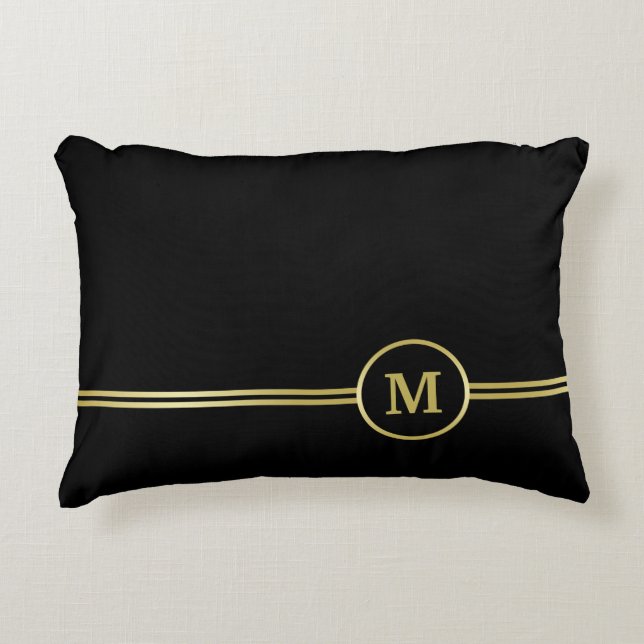 Elegant guld Personlig Monogram på svart Prydnadskudde (Framsidan)