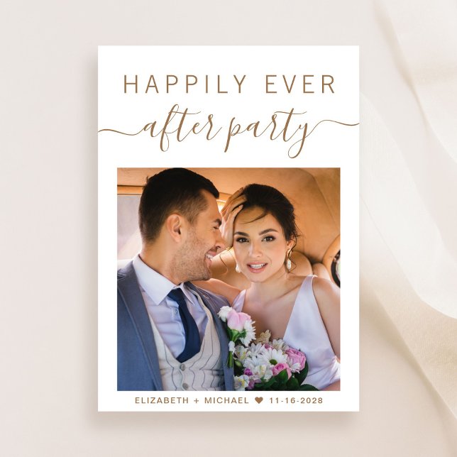 Elegant Guld Skriptfotobröllopsmottagning Inbjudningar (An chic Happily Ever After Party Invitation to set the tone for an unforgettable event)
