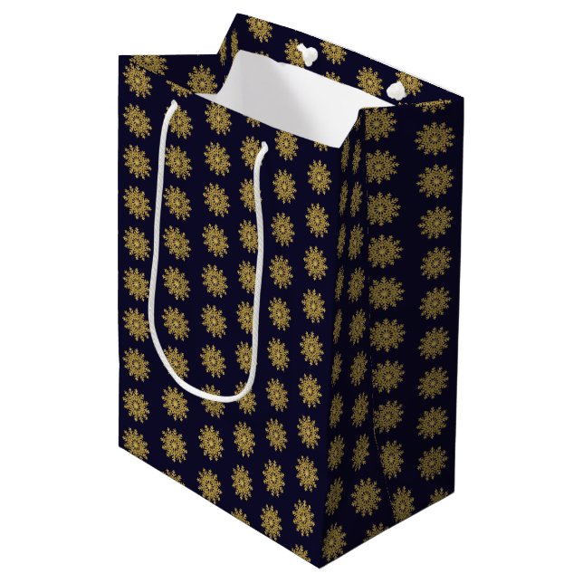 Elegant Guld Snowflake Helgdag Gift Bag (Framsidan Vinklad)