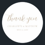 Elegant Guld Tack-rondepåmärket för Bröllop Runt Klistermärke<br><div class="desc">Kalligrafi bröllop-dekal</div>