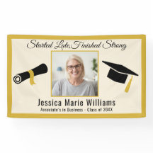 Elegant Guld Vuxen Studenten 2025 offertfoto