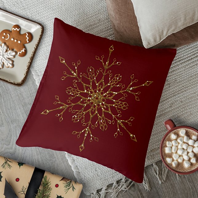 Elegant guldglitter jul snöflinga mörkröd kudde (Elegant Gold Glitter Holiday Snowflake Dark Red Throw Pillow)