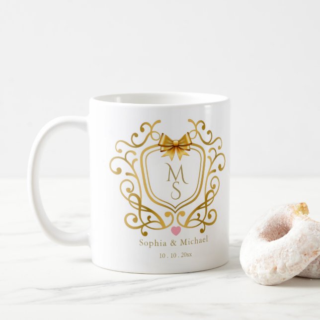 Elegant guldmonogram krön personaliserad bröllop kaffemugg (Med munk)
