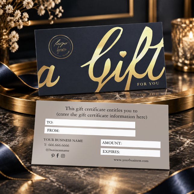 Elegant guldskrift presentkortskort | Lyx (Elegant Gold Script Gift Certificate Card | Luxury)
