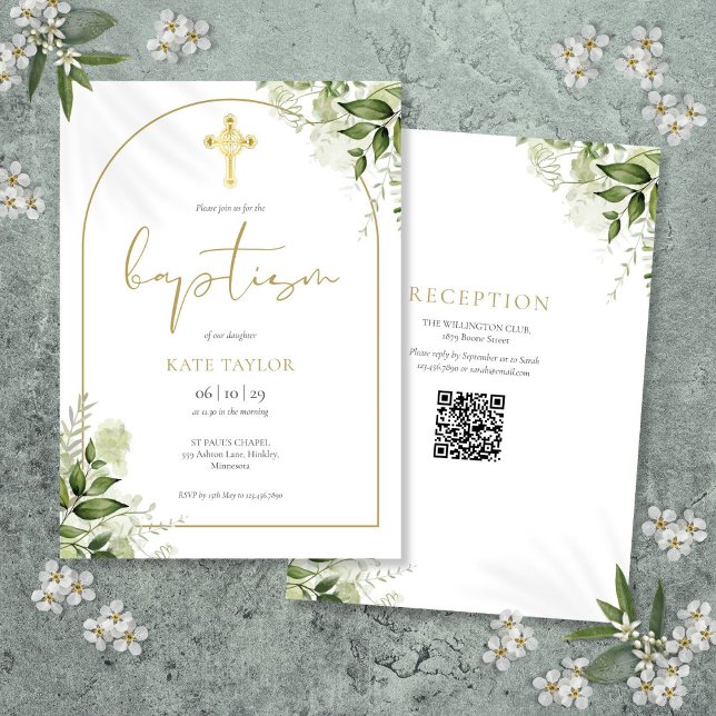 Elegant guldvalvsgrönska Blommig Dop QR-kod Inbjudningar (Elegant Gold Arch Greenery Floral Baptism QR Code Invitation)