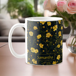 Elegant Gult Butterpe Flower Mönster Kaffemugg