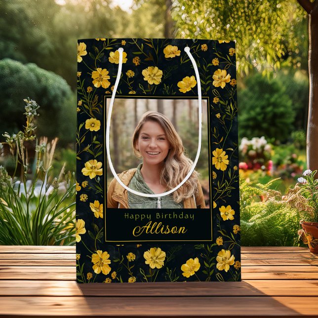 Elegant-Gult-knapp Flower Photo Birthday (Skapare uppladdad)