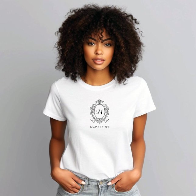 Elegant Handritad Vapensköld med Monogram T Shirt (Skapare uppladdad)