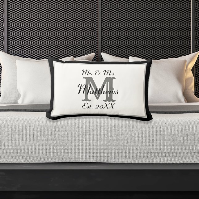 Elegant herr och fru Namn Svart Nygift Monogram Lumbarkudde (Skapare uppladdad)