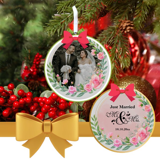 Elegant herr- och fru-rosa blommor bröllop julgransprydnad keramik (Skapare uppladdad)