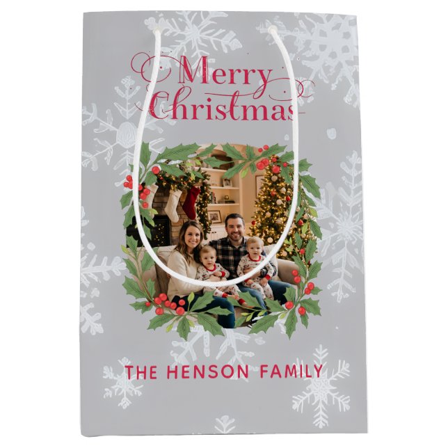 Elegant Holly Wreath Merry Christmas Photo (Framsidan)