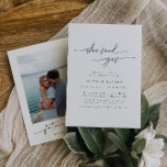 Elegant "Hon sa ja" FotoMöhippa Inbjudningar<br><div class="desc">Det här är ett modernt minimalistiskt inbjudningskort för möhippan med ett enastående kalligrafteckensnitt parat med ett enkelt serif-teckensnitt. Det går inte att skriva med kurvtexten, men färg kan ändras och texten kan flyttat runt. Alla andra inslag är 100 % redigerbara // Sök efter matchande utformningar i OLIVIA i Sincerely By...</div>