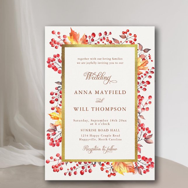 Elegant Höst löv Red Berries Guld Ram Bröllop Inbjudningar (fall leaves botanical red berries gold frame modern romantic elegant rustic boho wedding invitation)