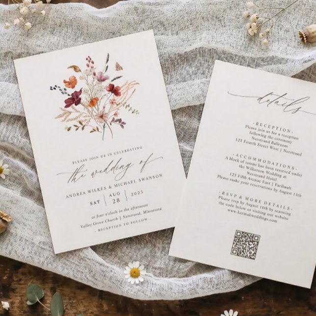 Elegant Höst Vildblomma All in One Bröllop Inbjudningar (Fall all in one wedding invitation with elegant watercolor wildflowers and burgundy florals)