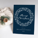 Elegant Icke-foto av snöflingan Julkort<br><div class="desc">Elegant helgdag kort med "God jul" i ett fet vitt kalligrafiskt skript omgivet av en andedräkt av vitt snöflingor och gräs grenar på marin bakgrund. Anpassa framsidan på kortet för helgdag som inte är fotokort genom att lägga till ditt namn och året. Baksidan av det moderna helgdag-kortet innehåller ditt anpassningsbar-meddelande...</div>