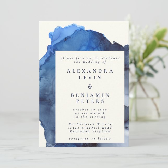Elegant Indigo Abstrakt Watercolor Bröllop Inbjudningar (Stående Fram)