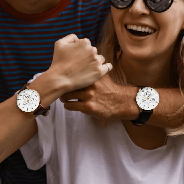  Elegant Initials White and black Luxury Monogram Armbandsur (Skapare uppladdad)