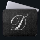 Elegant Inledande D-mousserande diamanter-Monogram Laptop Fodral<br><div class="desc">Elegantens svarta och vita gnistrande diamanter initialt brev D. Annat brev kommer snart. Skicka e-post till dig för att få den tidigare eftersom det tar tid att göra det här. Detta är ett bilder av diamanter och inte äkta eller falsk.</div>