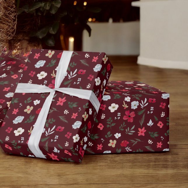 Elegant Julrött Grönt, blommönster Presentpapper (Elegant Christmas Red Green floral pattern Wrapping Paper on red)