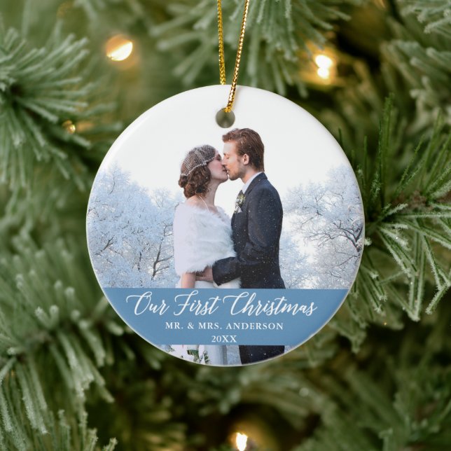 Elegant kalligrafi Vårt första jul ljusblå Julgransprydnad Keramik (Träd)