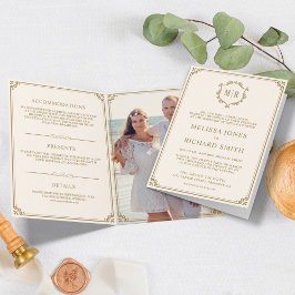 Elegant Klassisk Kräm och Guld Monogram Bröllop Inbjudan